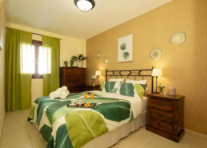 דירה With Terrace And Pool