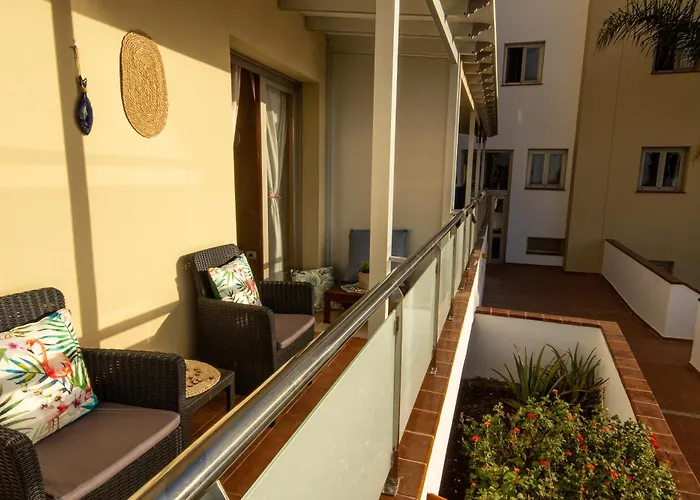 شقة With Terrace And Pool